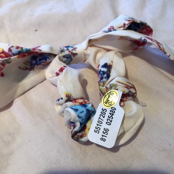 NWT Free People Bow - Picture 2 of 3